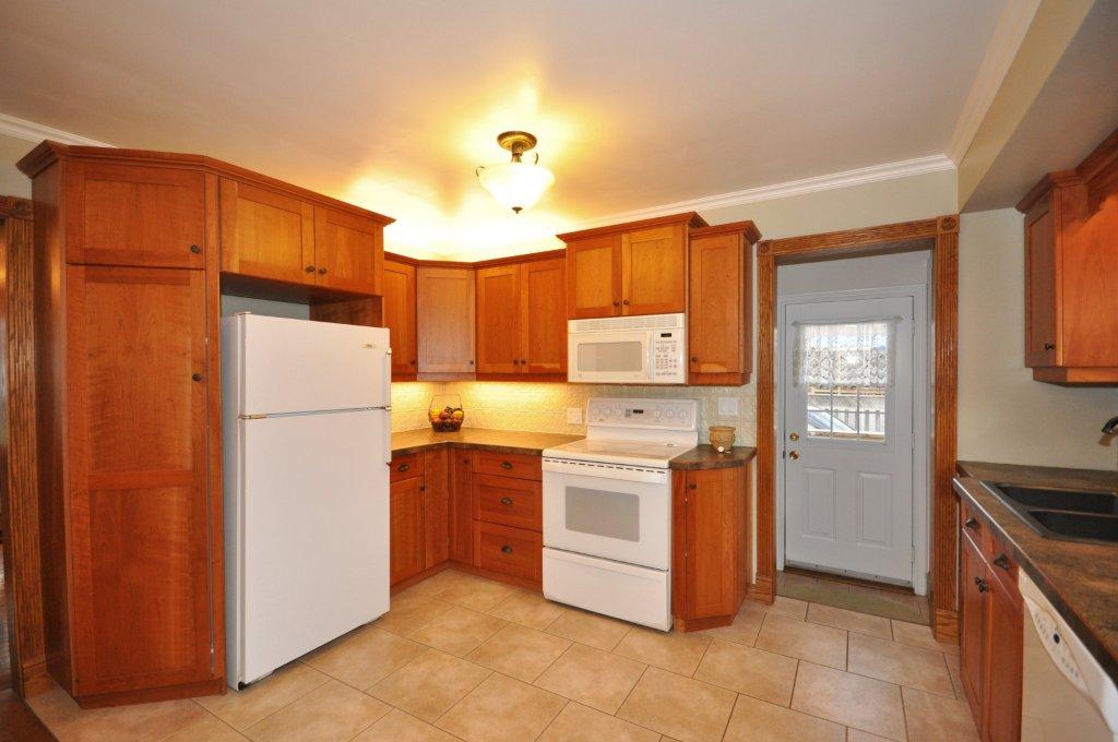 Cherry Cabinetry in the Kitchen (2006)