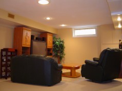 Large bright family room that is perfect for your home theatre located in the lower level 